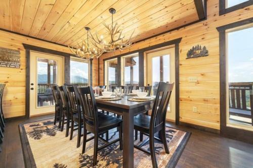 Above The Rest - 4 Bedrooms, 4,5 Baths, Sleeps 12 Home