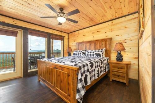 Above The Rest - 4 Bedrooms, 4,5 Baths, Sleeps 12 Home