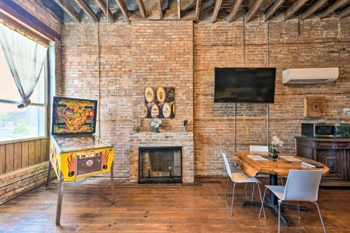 Apartamento Rustic Galveston Condo - 2 Mi To The Beach!
