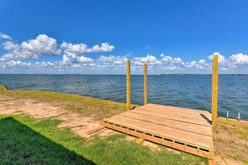 Lakefront Livingston Retreat With Fire Pits!