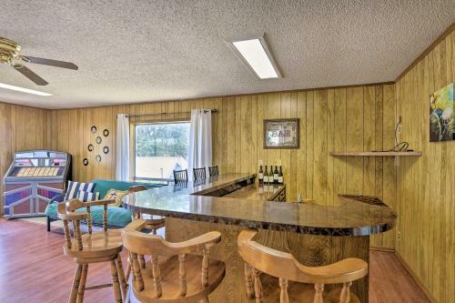 Lakefront Livingston Retreat With Fire Pits!