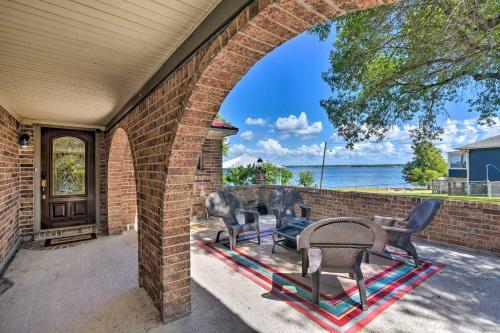 Lakefront Livingston Retreat With Fire Pits!