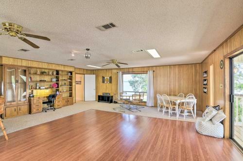 Lakefront Livingston Retreat With Fire Pits!