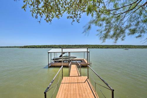 Spacious Palo Pinto Home Private Dock And Pool