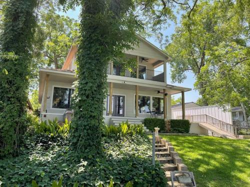Lake House Luxury Next To New Braunfels!