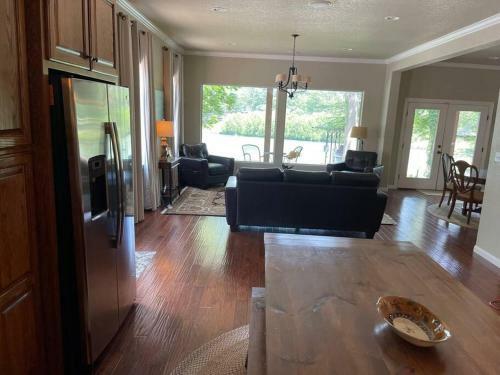 Lake House Luxury Next To New Braunfels!