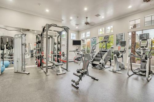 Apartamento Gorgeous Ground Floor Unit W Attached Garage