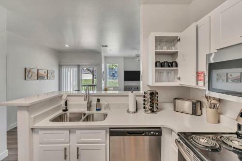 Apartamento Gorgeous Ground Floor Unit W Attached Garage