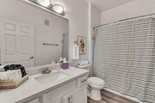 Apartamento Gorgeous Ground Floor Unit W Attached Garage