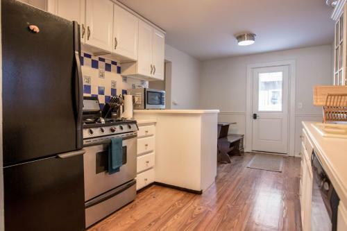 Woodside 2 Bedroom Private Home By Lespri Property Management