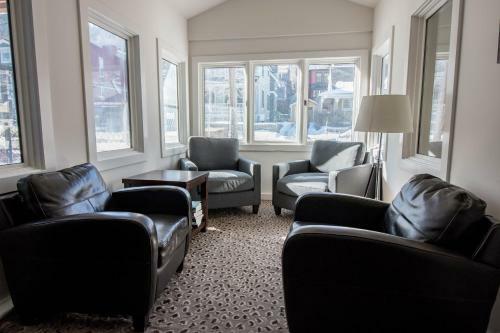 Woodside 2 Bedroom Private Home By Lespri Property Management
