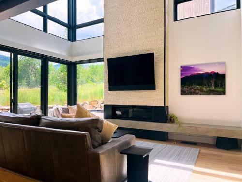 Modern Mountain Retreat