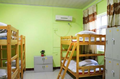 Luoyang Longmen Youth Hostel