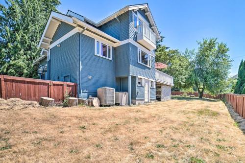 Bellevue Craftsman Home With Deck And Fire Pit!
