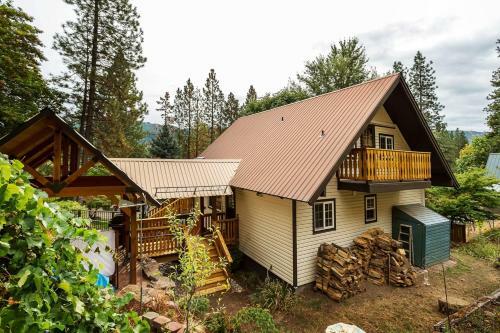 Icicle Ridge Retreat