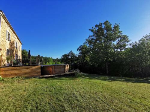 Maison Typique P�rigourdine Avec Piscine