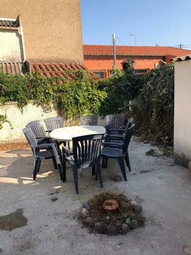Grande Maison De Ville Avec Jardin T7 Perpignan