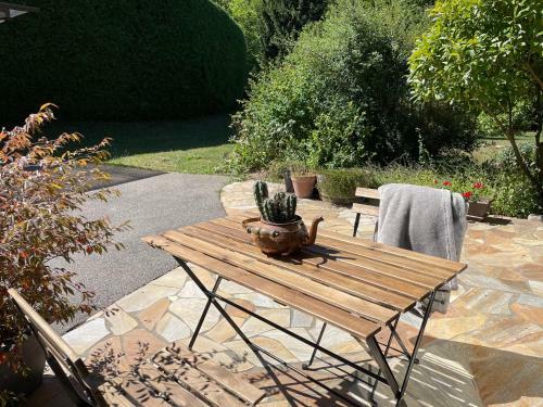 Apartamento Studio Avec Foret, Jardin Et Une Cascade - Lac D'annecy