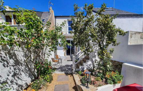 Beautiful Home In Saint-pierre-quiberon With 2 Bedrooms