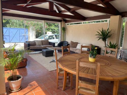 Apartamento Charmant Logement Avec Piscine En Provence