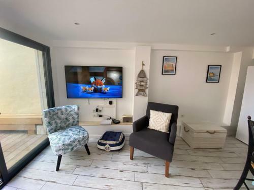 Charentaise Avec Piscine 20min De La Plage -