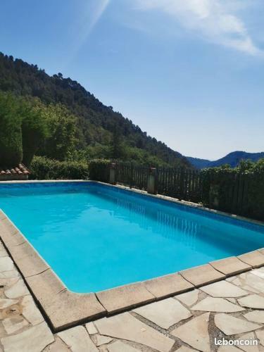 Maison � La Campagne Avec Spa Et Piscine