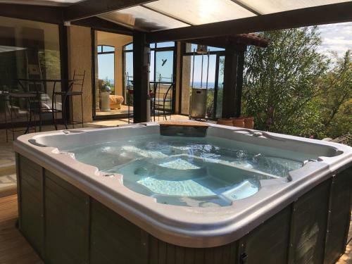 Apartement Grand Standing Vue Sur Mer Avec Jacuzzi
