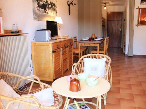 Apartamento Studio Vars, 1 Pi�ce, 4 Personnes - Fr-1-330b-195