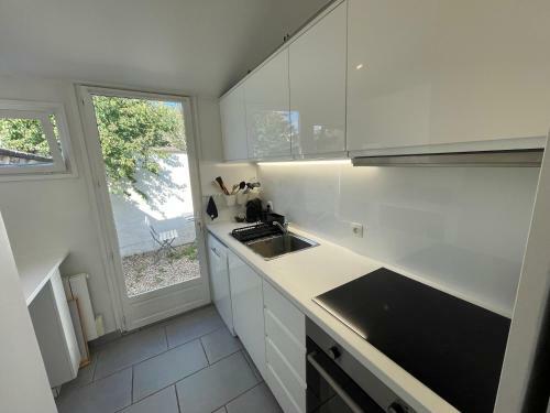 Maison Centrale Avec Cour Ext�rieur