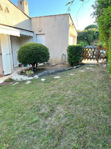 Charmante Villa Proven�ale Hauts De Vaugrenier