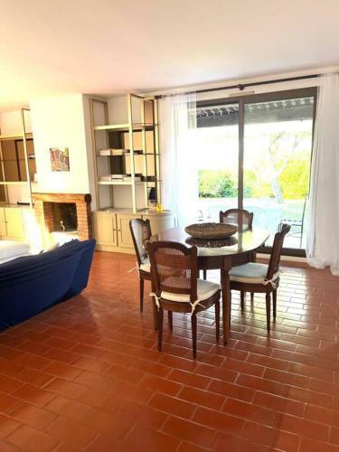 Charmante Villa Proven�ale Hauts De Vaugrenier