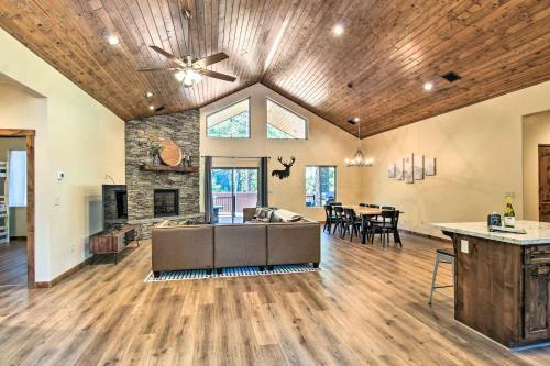Pinetop Escape With Spacious Yard And Fire Pits!
