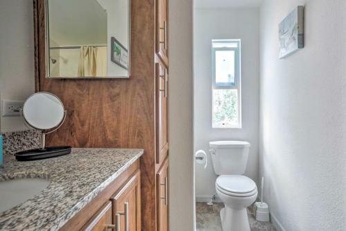 Quaint Mariposa Home With Private Deck And Yard!
