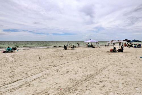 Indian Rocks Beach Retreat 50 Ft From Beach!