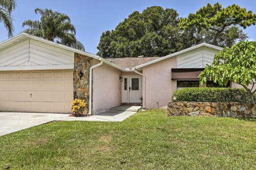 Largo Retreat With Backyard Oasis Walk To Lake
