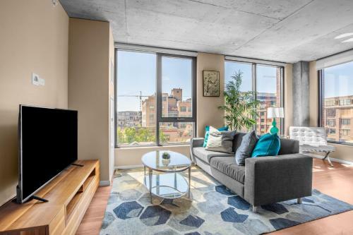 Apartamento 3br Elegant Glass Penthouse Pool With Deck & Gym