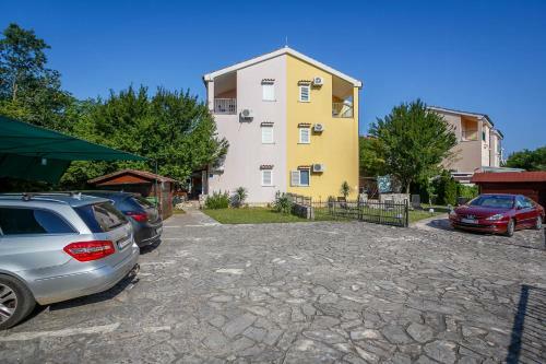 Apartamentos Guki Reihenh�user