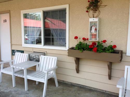 Red Roof Motor Inn
