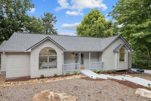 New! Carolina In The Pines- Hot Tub- Firepit!