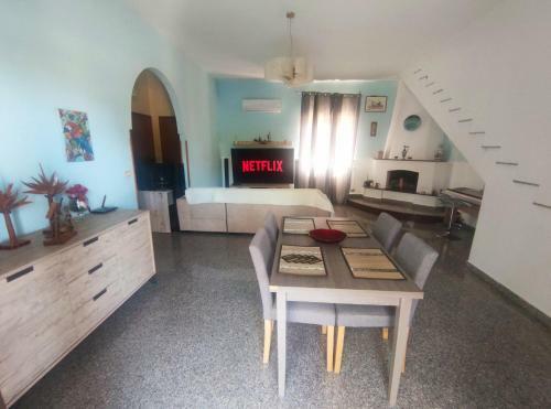 In Villa Con Piscina E Jacuzzi A San Leone