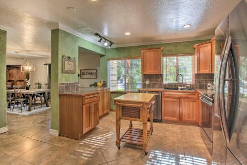 Fun, Fresh Ogden Abode With Hot Tub And Grill!