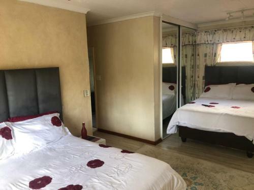 Hostal Phomolong Guest House, Westgate, Roodeporte