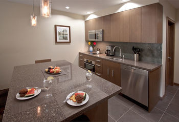 Aparthotel Sutton Place Hotel Revelstoke Mountain Resort