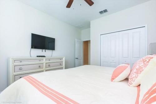 Frozen & Star Wars Themed Rooms & Game Room Villa