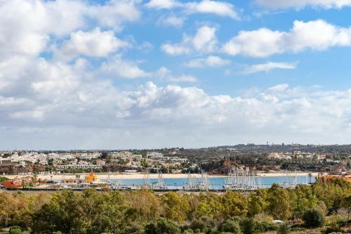 Stylish Apartment With Marina View And Aircon