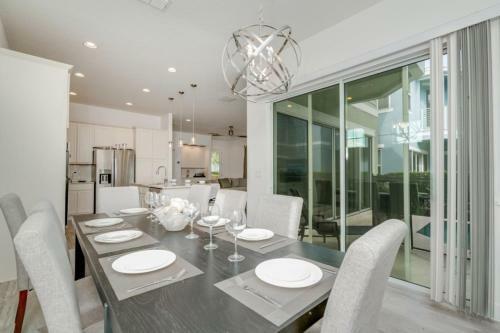 Modern Reunion Villa With Pool Villa