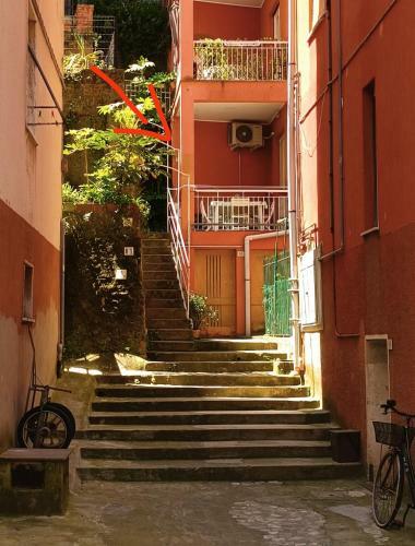 Classic Monterossino Apartment In Old Town