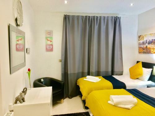 London Excel 2 Bedrooms River View Apartment