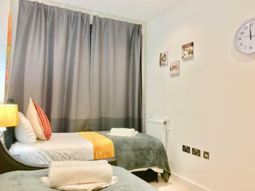 London Excel 2 Bedrooms River View Apartment