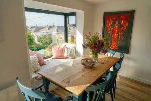Jumble Cottage 4 Bed Home In Seaview